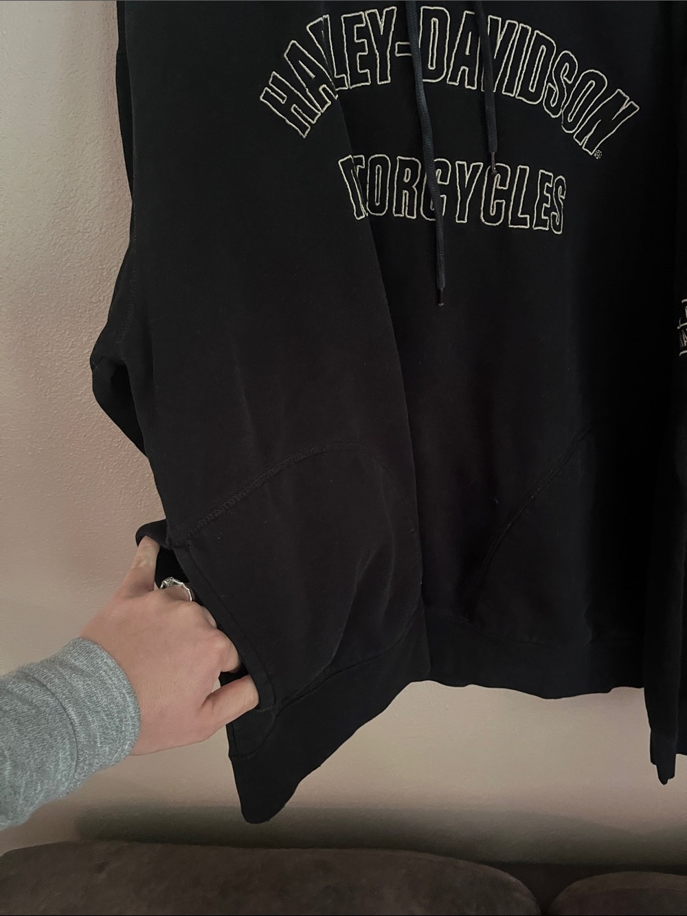 Harley-Davidson Black Pullover Hoodie with White Lettering - Picture 2 of 4